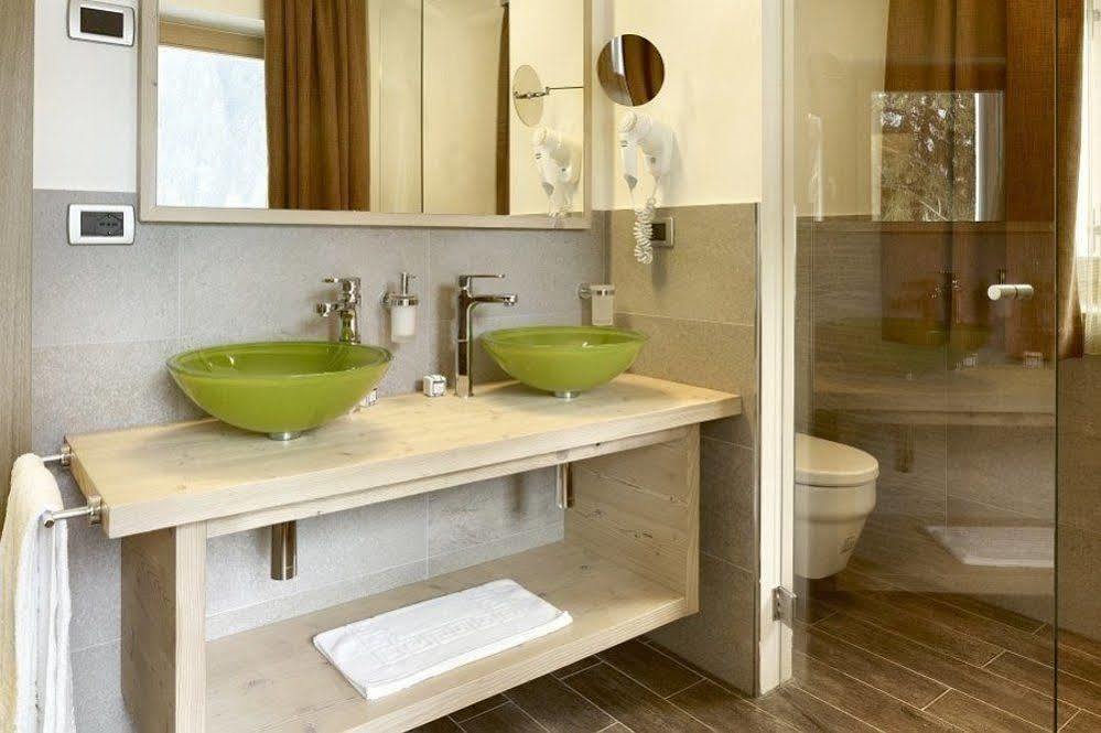 Color Home Suite Apartments Predazzo Exterior foto