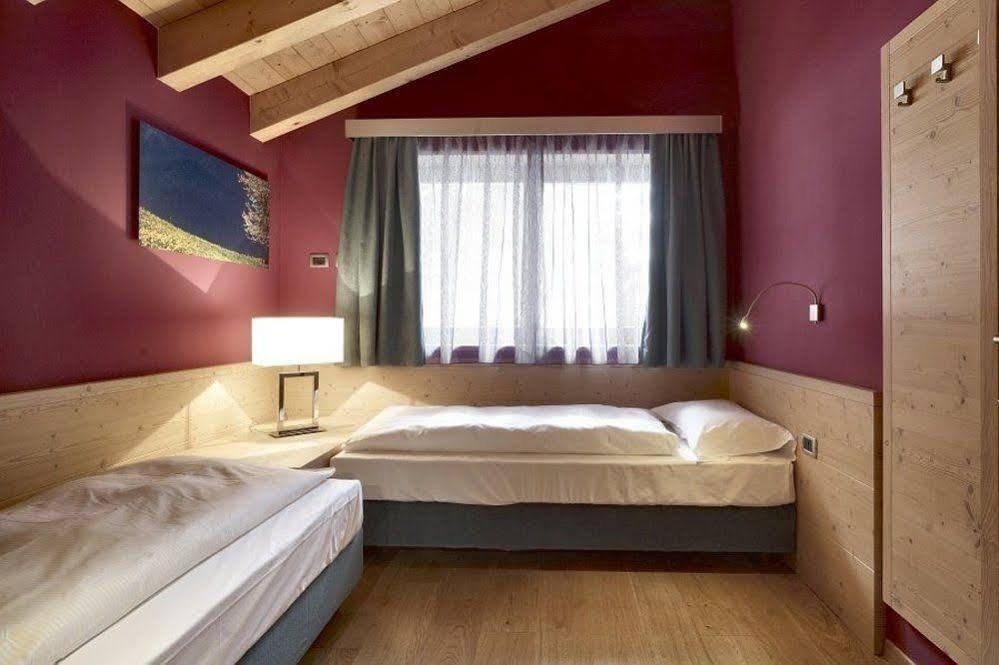 Color Home Suite Apartments Predazzo Exterior foto